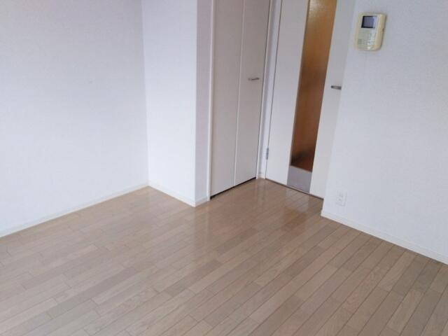 クレセント西新宿Ⅱの洋室|フローリングのお部屋です