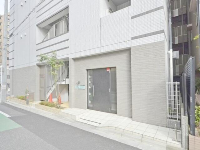アイルプレミアム千駄木のエントランス|ゆとりのあるエントランスです
