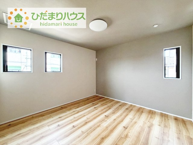【寝室】 | 牛久市中央1丁目　新築戸建　1号棟 | 大きなベッドを置いても余裕の広さの主寝室♪