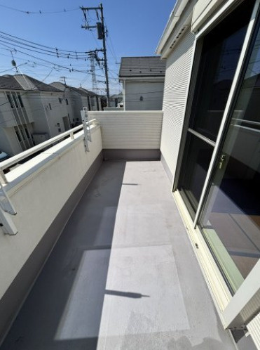 新座市栄2丁目　2019年築　快適×新規リフォーム住宅のバルコニー