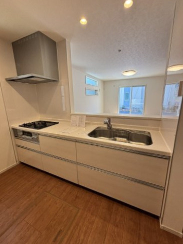 新座市栄2丁目　2019年築　快適×新規リフォーム住宅のキッチン