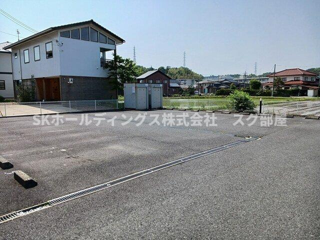 グレイス　スクエア　Ａ棟の駐車場