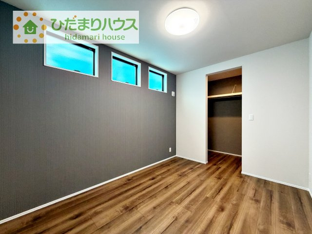 【寝室】 | 牛久市中央1丁目　新築戸建　3号棟 | 気品のある柄のアクセントクロス♪寝室をおしゃれに演出してくれます(*^^*)