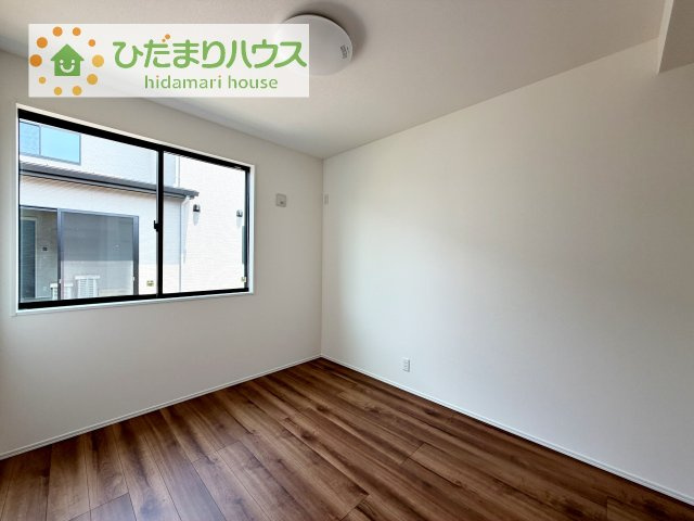 【洋室】 | 牛久市中央1丁目　新築戸建　3号棟 | 木の温もりがやさしいフローリング♪