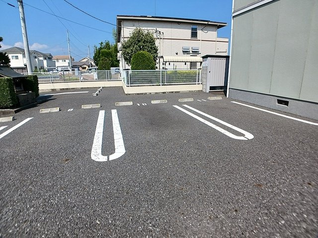 アークガーデン鴻巣Bの駐車場