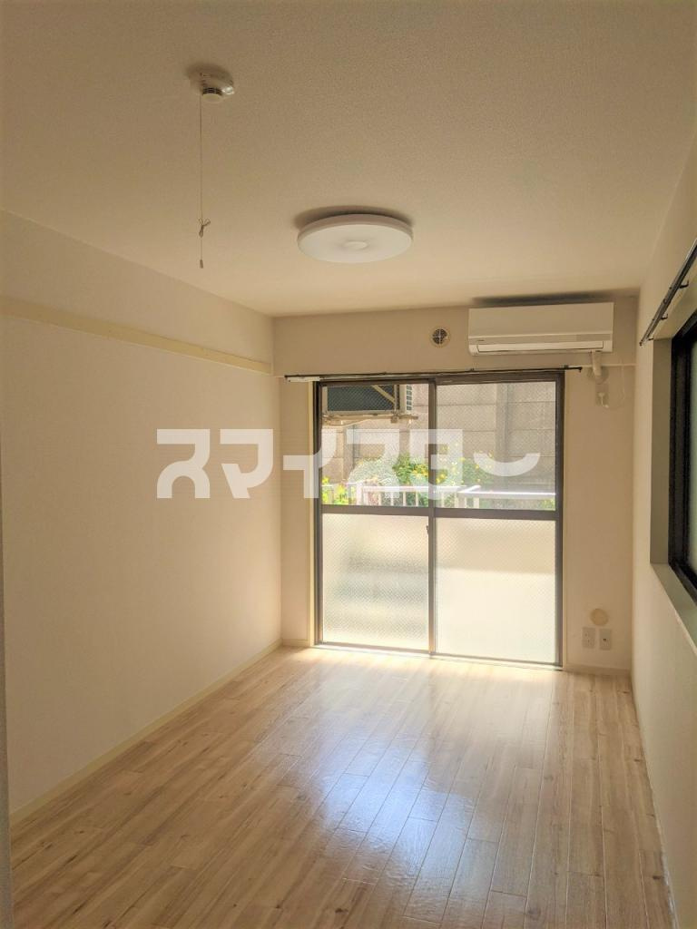 青梅市東青梅４丁目の賃貸マンションの居間・リビング