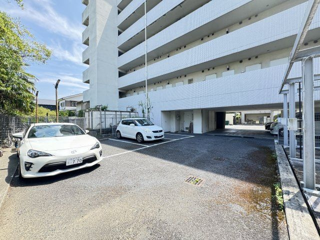 ポルタキアーラの駐車場