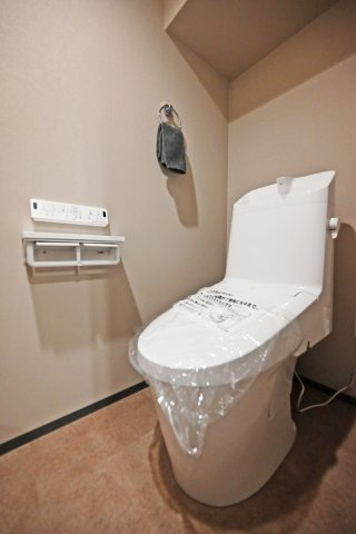 ストーク天神ハイムのトイレ|新調済みのトイレでウォシュレット機能が付いており、清潔で心地よくご利用いただけます。