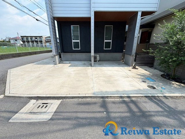 中古戸建　茅ヶ崎市白浜町の駐車場