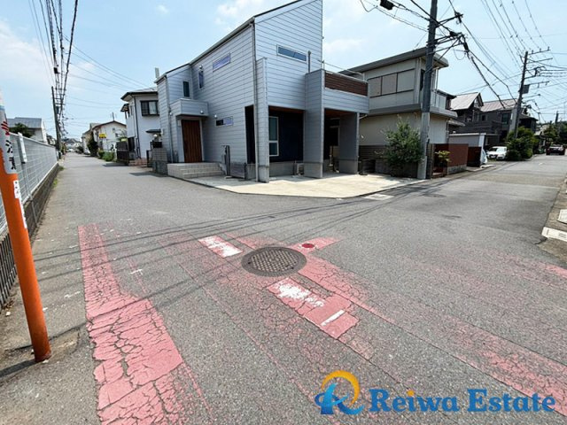 中古戸建　茅ヶ崎市白浜町の前面道路含む現地写真