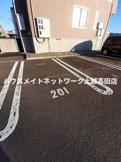グレースＤの駐車場|消雪付駐車場