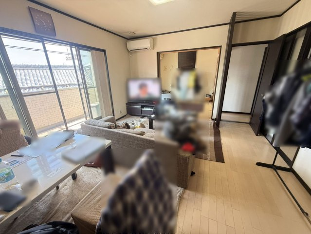 泉佐野市日根野　中古戸建の居間・リビング