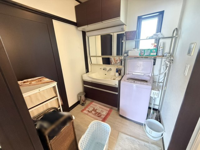 泉佐野市日根野　中古戸建の独立洗面台