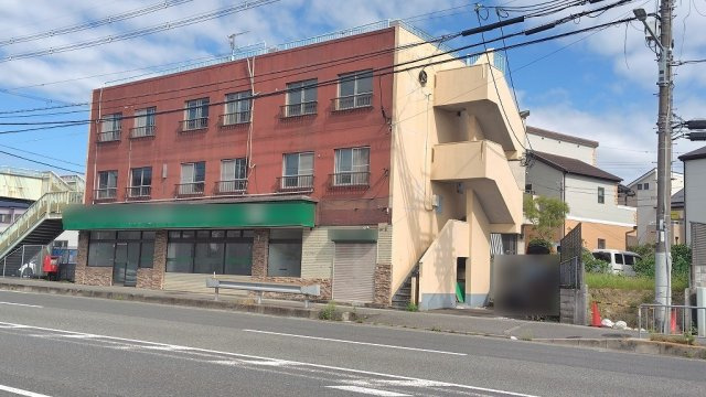 箕面市半町４丁目の売地の前面道路含む現地写真