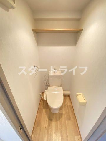 大阪市東淀川区西淡路１丁目の賃貸マンションのトイレ
