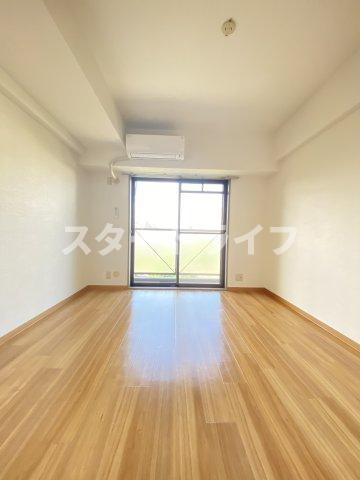 大阪市東淀川区西淡路１丁目の賃貸マンションの居間・リビング