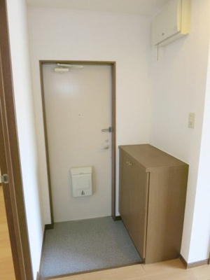 【玄関】 | コンフォート　２８ | 収納もある玄関です