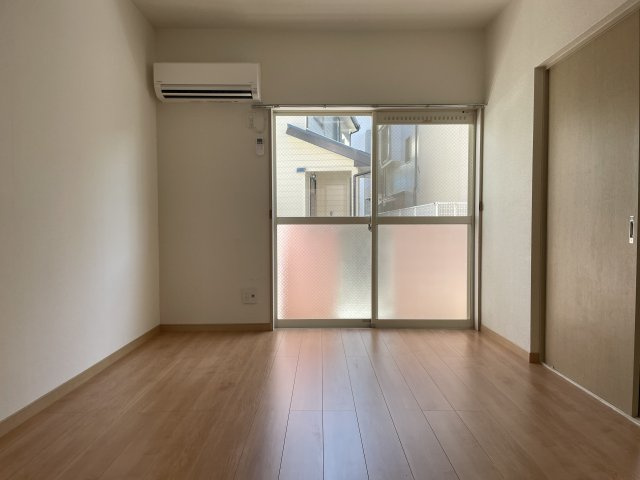 フローラ博多南Ⅰ・Ⅱの洋室|明るい洋室です