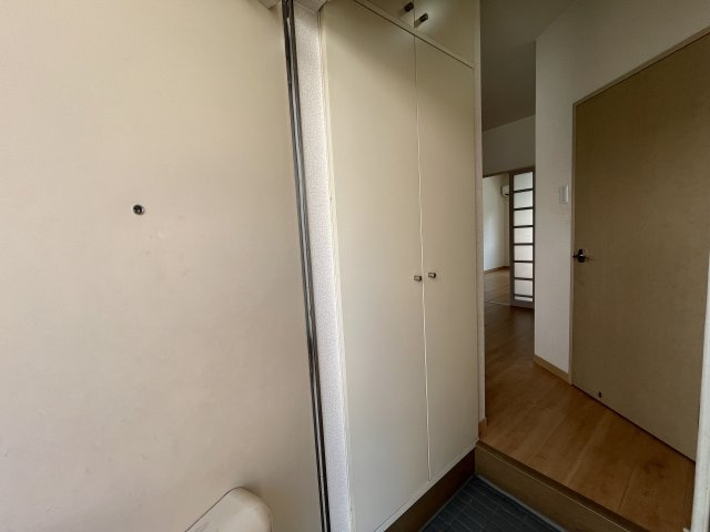 フローラ博多南Ⅰ・Ⅱの玄関|収納もある玄関です