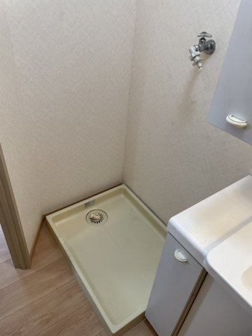 フローラ博多南Ⅰ・Ⅱの洗面所|明るい洗面所です