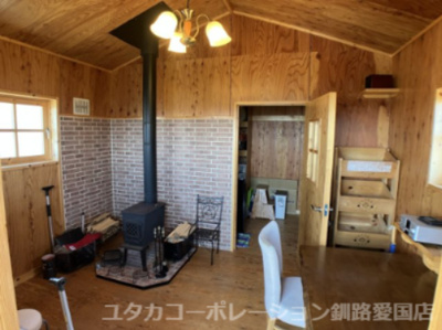【その他】 | 【商談中】釧路町昆布森1丁目25-1売家 | ログハウスは木のぬくもりを感じる造りと暖かな薪ストーブが…☆
