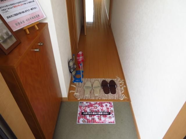 クレフラスト馬橋の玄関