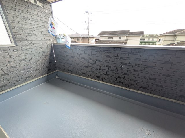 北茨城市中郷町日棚　第1　新築戸建てのバルコニー|人気のインナーバルコニー。室内と一体感があり、雨の日のお子様の遊び場や、ペットの安全な外気浴スペースにも最適です♪