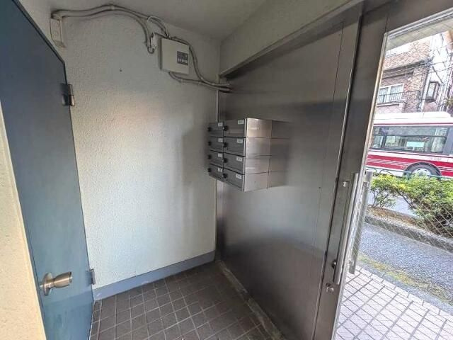 クレール赤堤のエントランス