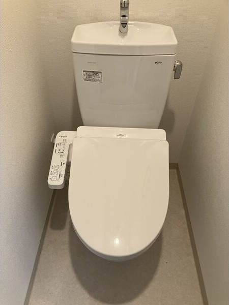 エステムコート名古屋ライブゲートのトイレ|落ち着いた色調のトイレです