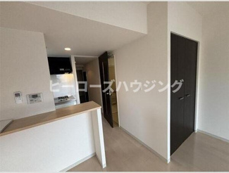 【居間・リビング】 | エルベコート豊中服部 | ※同タイプの写真となり、実際のお部屋とは異なる場合があります