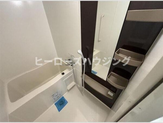 【浴室】 | エルベコート豊中服部 | ※同タイプの写真となり、実際のお部屋とは異なる場合があります