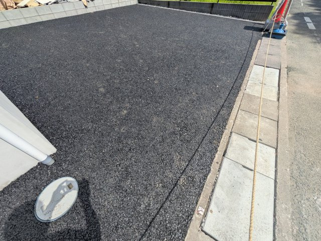 高萩市有明町　第6　新築戸建ての駐車場|駐車2台可能で、出し入れしやすいゆとりのカースペース。
月々の駐車場代が不要な点も大きな魅力です。