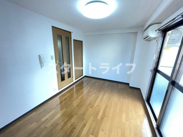 大阪市淀川区宮原２丁目の賃貸マンションの居間・リビング