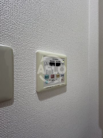 シャルマンフジ新大阪の洗面所|セゾンコート新大阪　浴室乾燥機