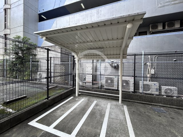 シャルマンフジ新大阪のその他共用部分|バイク置き場