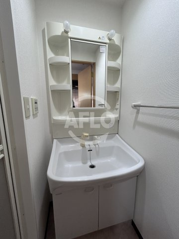 シャルマンフジ新大阪の独立洗面台|セゾンコート新大阪　洗面台