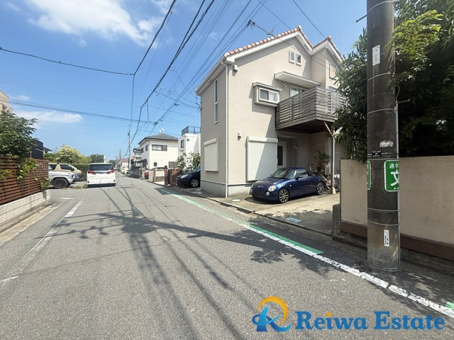 中古戸建　茅ヶ崎市東海岸南3丁目の前面道路含む現地写真