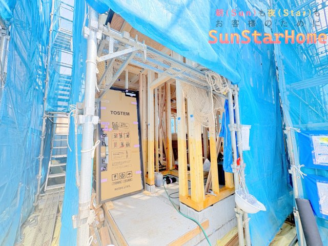 【サンスターホーム】羽村市羽加美1丁目　長期優良新築4号棟の玄関