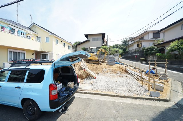 【横浜市旭区今宿1丁目8-13新築戸建て】★仲介手数料無料★（中沢小学校・旭中学校）
