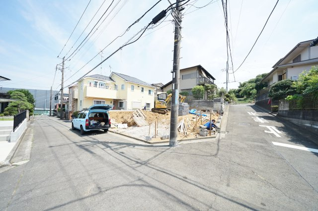 【横浜市旭区今宿1丁目8-13新築戸建て】★仲介手数料無料★（中沢小学校・旭中学校）の前面道路含む現地写真
