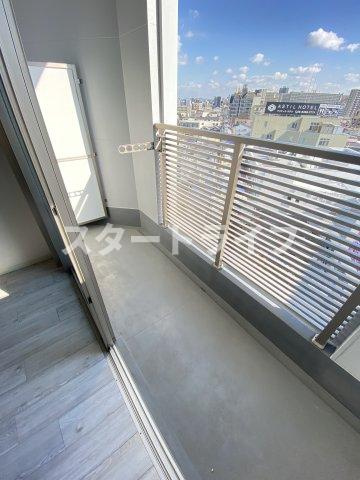 大阪市淀川区西三国４丁目の賃貸マンションのバルコニー