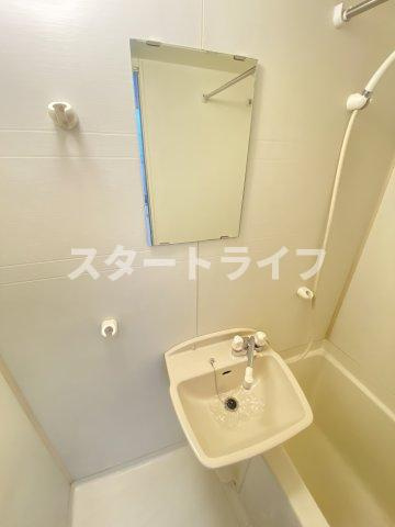 大阪市淀川区西三国４丁目の賃貸マンションの洗面所