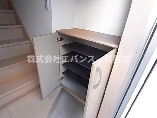 【エントランス】 | フラットテラス | 落ち着いたエントランスです