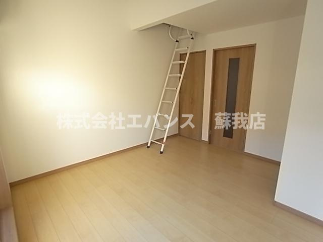 【寝室】 | フラットテラス | 使い勝手のいい寝室です