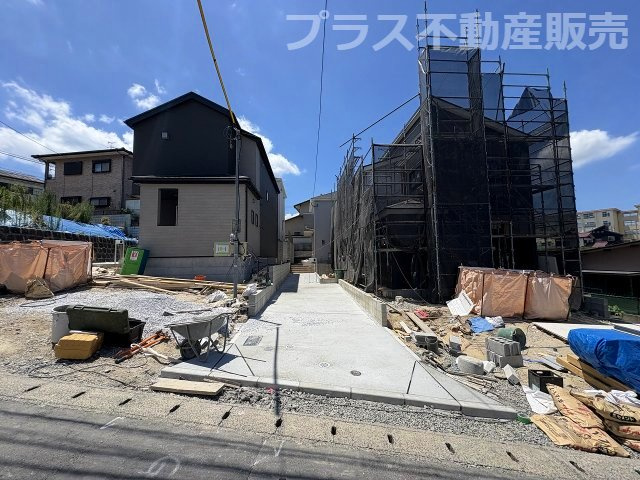 【外観】 | 福岡市南区屋形原2丁目25-1期　1号棟（全4棟）【仲介手数料無料・0円】 | 現地写真。プラス不動産販売なら、現場の全ての棟をまとめてご見学頂けます。