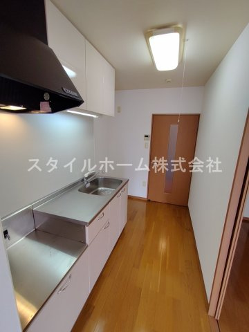 レグルスの内装|同建物内別部屋の写真です。