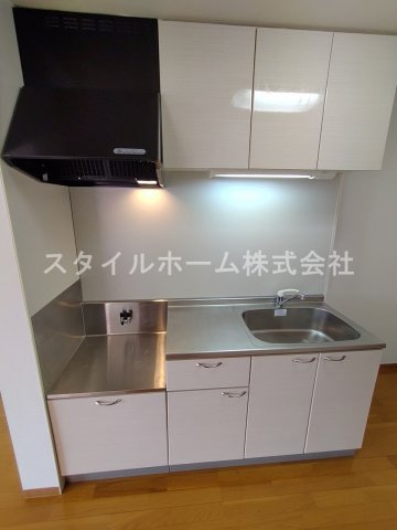 レグルスのキッチン|同建物内別部屋の写真です。