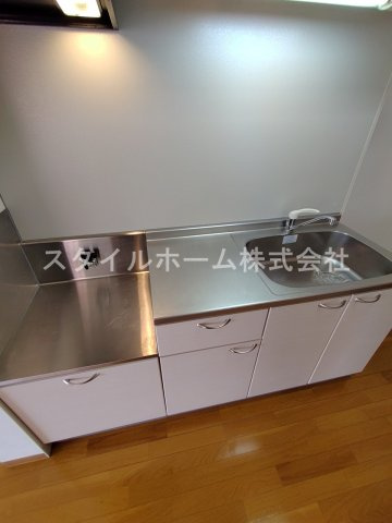 レグルスのキッチン|同建物内別部屋の写真です。