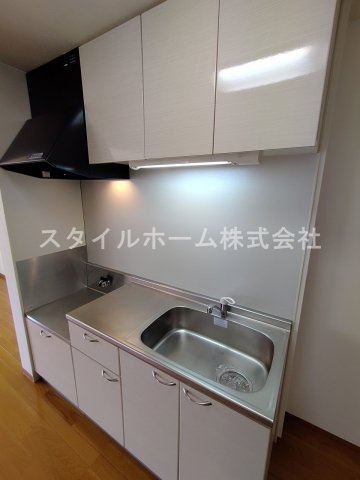 レグルスのキッチン|同建物内別部屋の写真です。