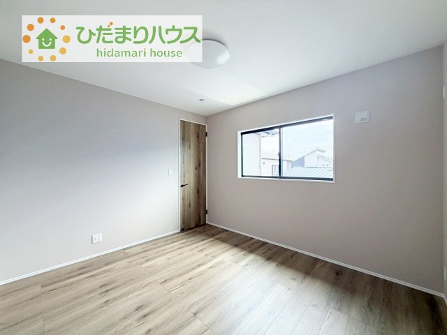 【寝室】 | 牛久市中央1丁目　新築戸建　2号棟 | 天井の高い主寝室♪ゆっくりと過ごせる大人のくつろぎ空間！